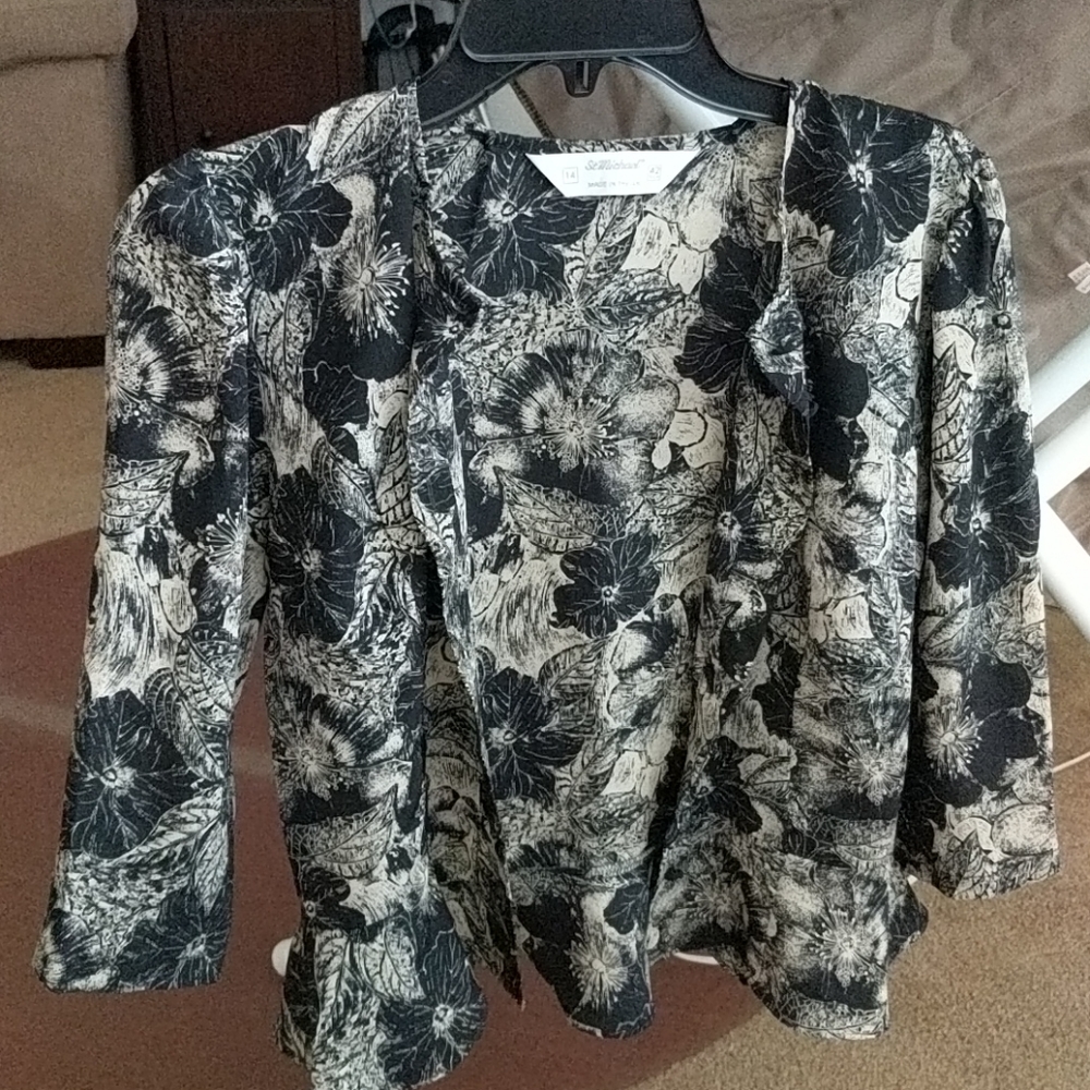 Cute Women blouse size xs